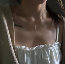 Load image into Gallery viewer, [2nd restock] O&#39;HARA 3-TIER DUAL FLORAL BOUQUET NECKLACE IN 14K GOLD
