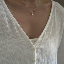 Load image into Gallery viewer, JADED ROSE TULIP IN SILVER (S925)

