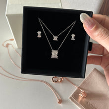 Load image into Gallery viewer, PIAZZA HUGGIE EARRING - SILVER

