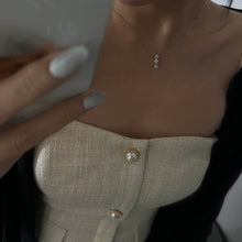 Load image into Gallery viewer, [3rd restock] O&#39;HARA 3-TIER DUAL FLORAL BOUQUET NECKLACE IN SILVER (S925)
