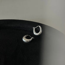 Load image into Gallery viewer, BLANCHE EARRING
