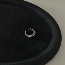 Load image into Gallery viewer, SIMONE TWIST RING
