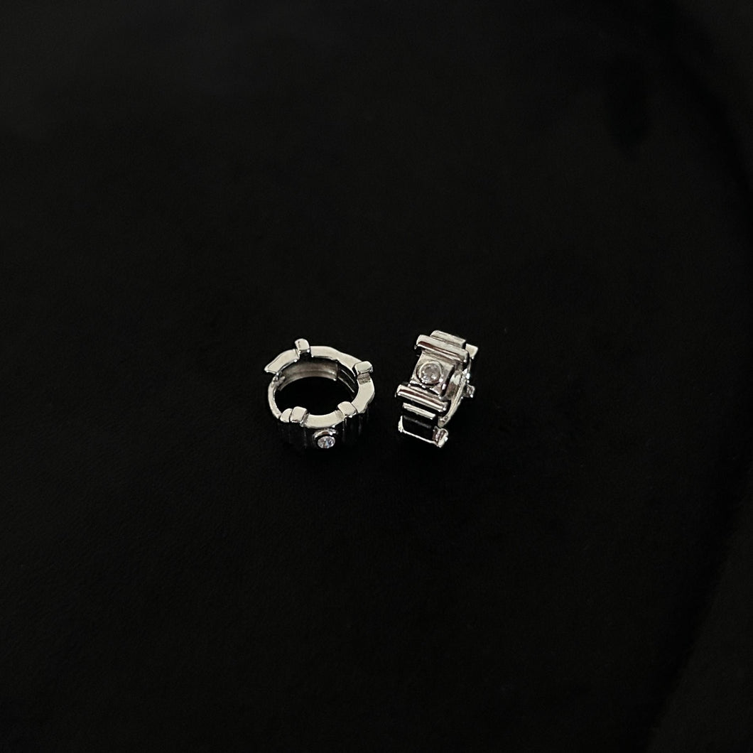 PIAZZA HUGGIE EARRING - SILVER